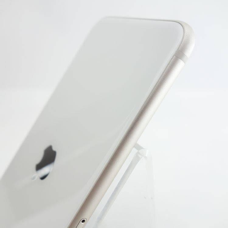 ��SIM�ե꡼��iPhoneSE3 128GB �������饤�� ����87�� Apple���ȥ���