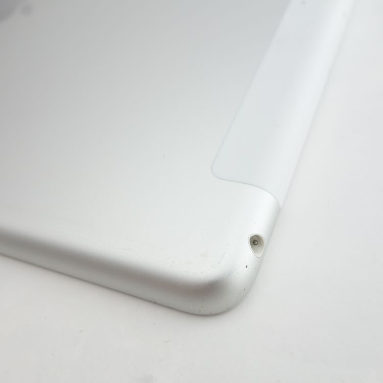 ��10.2�������iPad ��8���� 32GB ����С� ����88�� au��SIM�ե꡼