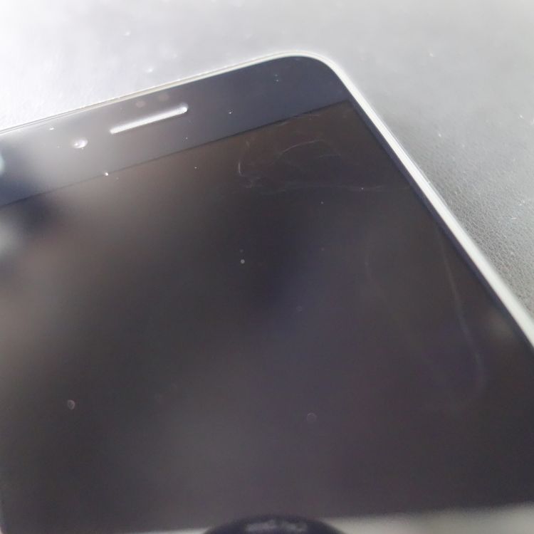 ��SIM�ե꡼��iPhoneSE2 64GB �֥�å� ����100�� �������¡�