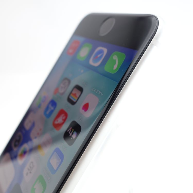 ��SIM�ե꡼��iPhoneSE2 64GB �ۥ磻�� ����94�� �������¡�