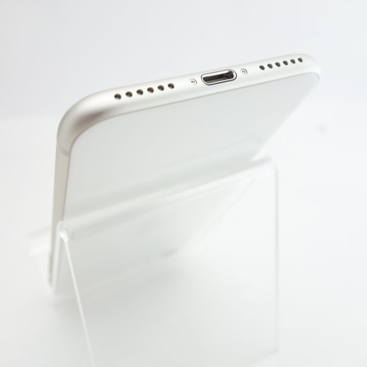 ��SIM�ե꡼��iPhoneSE3 64GB �������饤�� ����83�� �������¡�