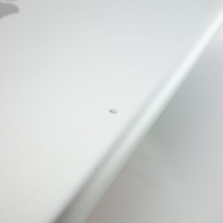 【9.7インチ】iPad 第6世代 128GB シルバー 電池100% 訳あり美品