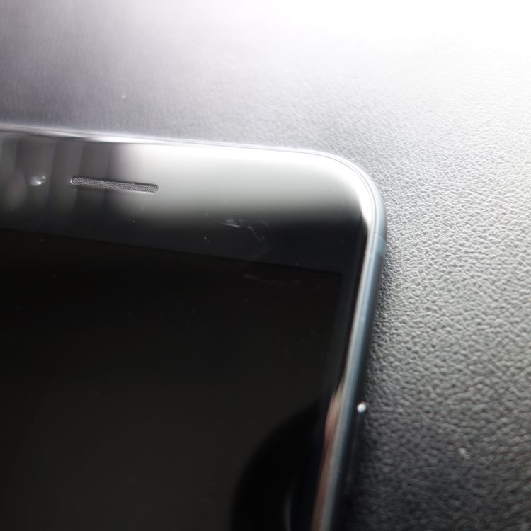 ��SIM�ե꡼��iPhoneSE3 64GB �ߥåɥʥ��� ����93�� �������¡�