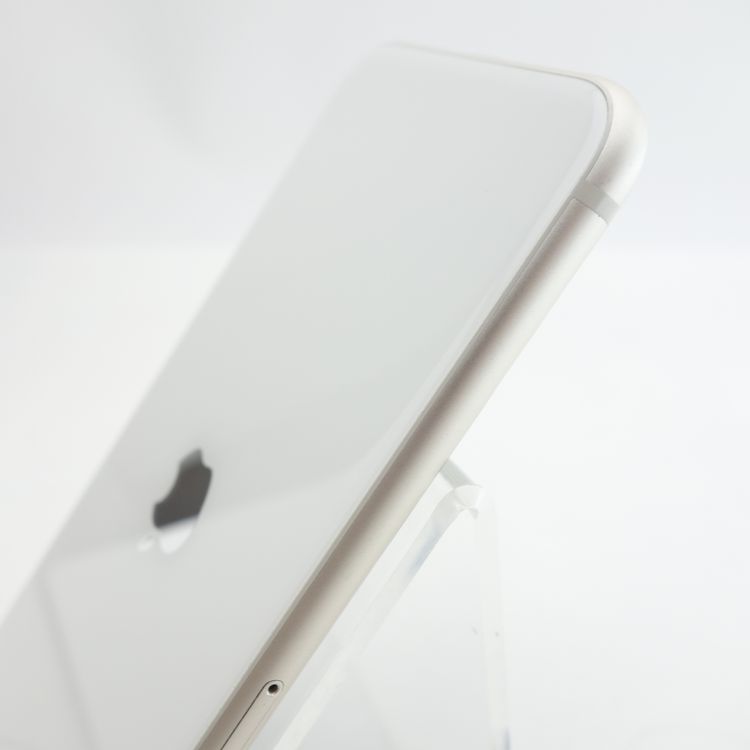 ��SIM�ե꡼��iPhoneSE3 64GB �������饤�� ����86�� �������¡�