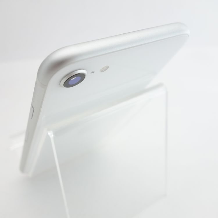 ��SIM�ե꡼��iPhoneSE2 64GB �ۥ磻�� ����94�� �������¡�