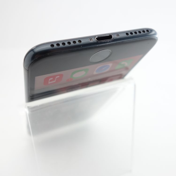 ��SIM�ե꡼��iPhone7 32GB �֥�å� ����100�� �������¡�