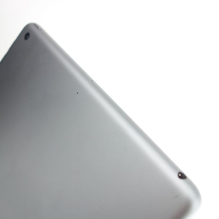 ��10.2�������iPad ��8���� 32GB ���ڡ������쥤 ����93�� Wi-Fi��ǥ�