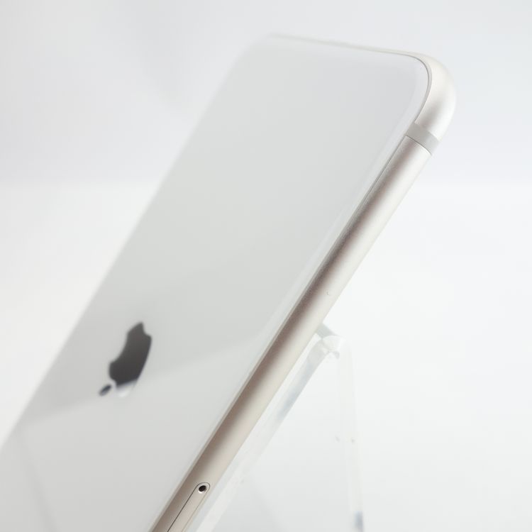 ��SIM�ե꡼��iPhoneSE3 64GB �������饤�� ����98�� �������¡�