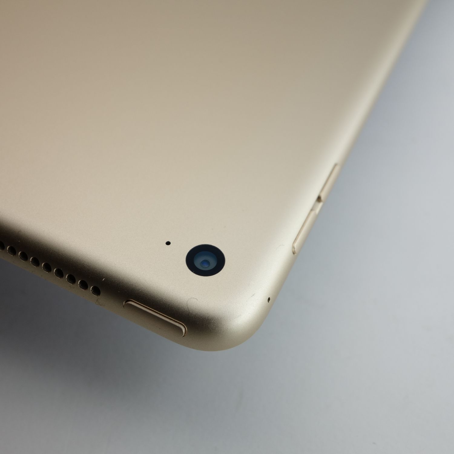 ムスビー｜【12.9インチ】iPad Pro 初代 128GB ゴールド 電池100％ Wi 