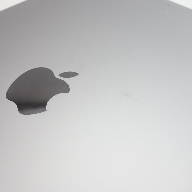 ��9.7�������iPad ��5���� 32GB ���ڡ������쥤 ����90�� Wi-Fi��ǥ�