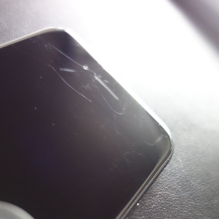 ��SIM�ե꡼��iPhoneSE2 64GB �֥�å� ����93�� �������¡�