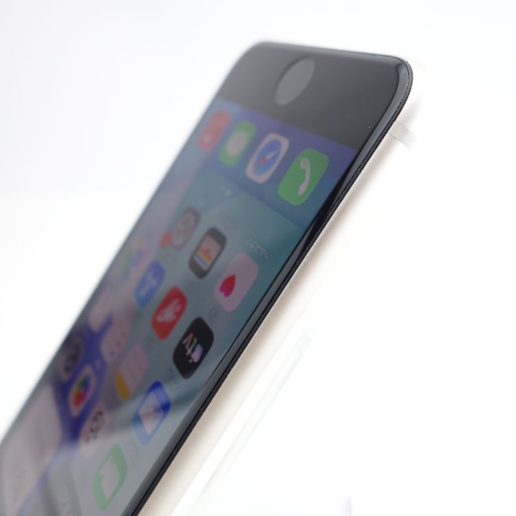 ��SIM�ե꡼��iPhoneSE3 64GB �������饤�� ����90�� �������¡�