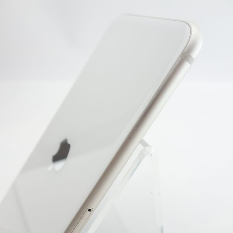 ��SIM�ե꡼��iPhoneSE3 64GB �������饤�� ����93�� �������¡�