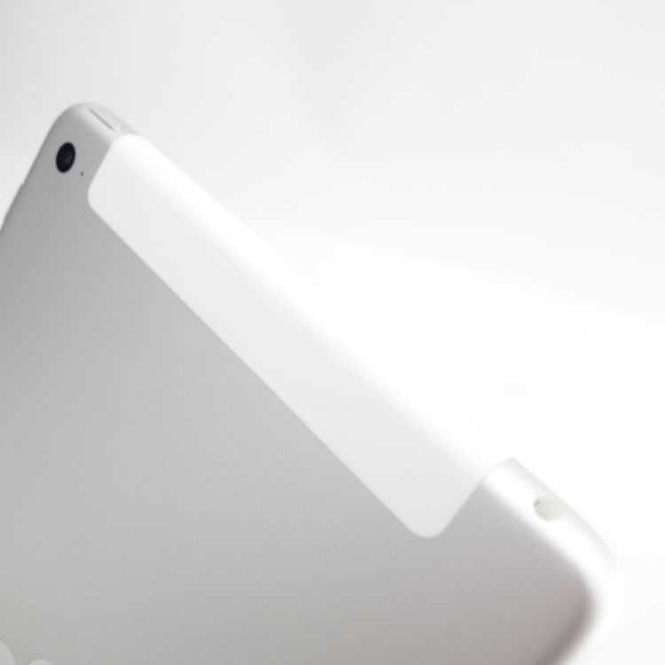 ��7.9�������iPad mini 4 128GB ����С� ����89�� SIM�ե꡼