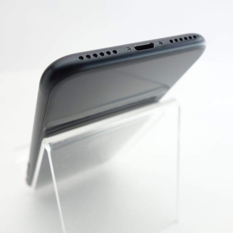 ��SIM�ե꡼��iPhoneSE2 64GB �֥�å� ����97�� �������¡�