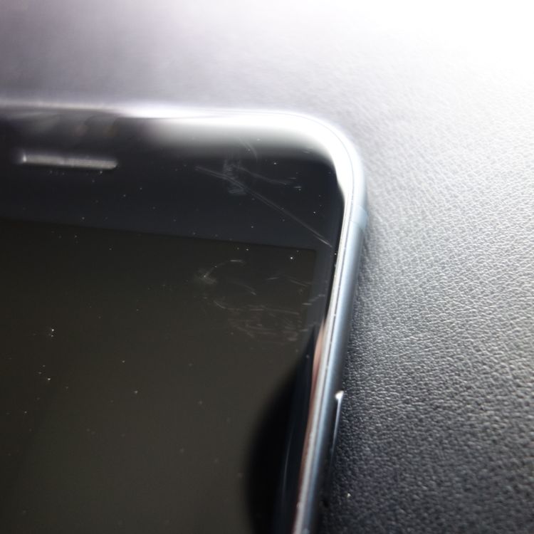 ��SIM�ե꡼��iPhoneSE3 64GB �ߥåɥʥ��� ����95�� �������¡�