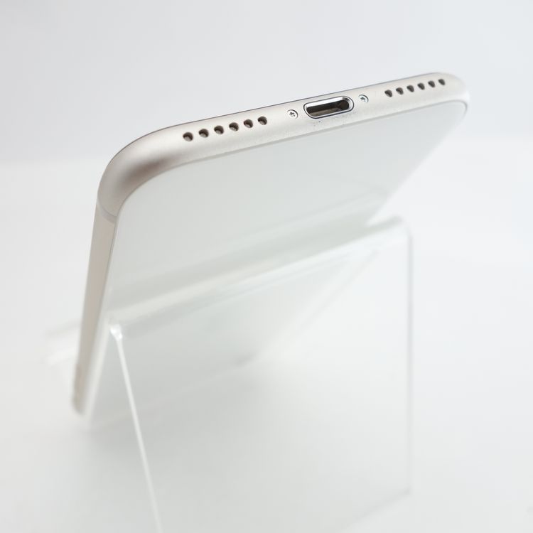 ��SIM�ե꡼��iPhoneSE3 64GB �������饤�� ����91�� �������¡�