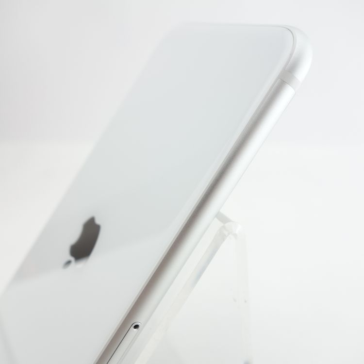 ��SIM�ե꡼��iPhoneSE2 128GB �ۥ磻�� ����100�� �������¡�