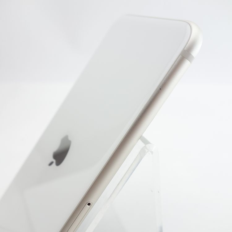 ��SIM�ե꡼��iPhoneSE3 64GB �������饤�� ����86�� �������¡�