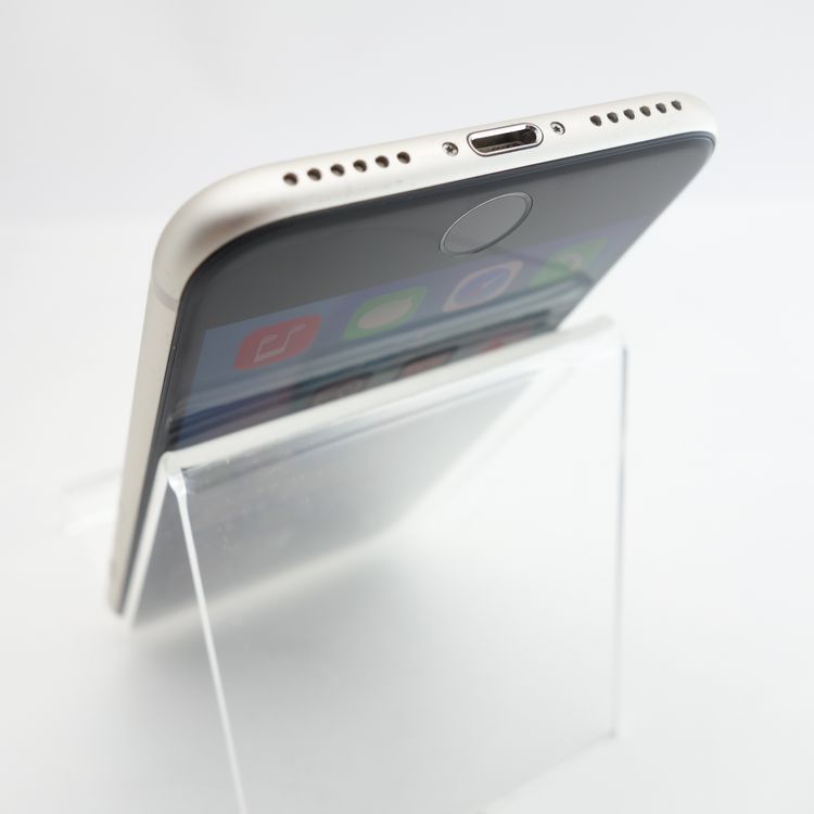 ��SIM�ե꡼��iPhoneSE3 64GB �������饤�� ����86�� �������¡�