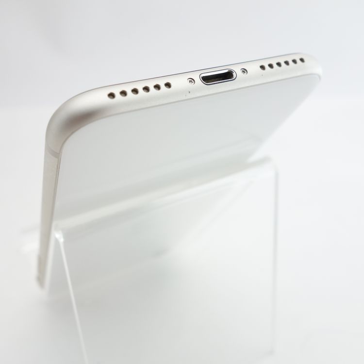 ��SIM�ե꡼��iPhoneSE3 64GB �������饤�� ����86�� �������¡�