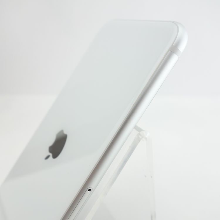 ��SIM�ե꡼��iPhoneSE2 64GB �ۥ磻�� ����98�� �������¡�