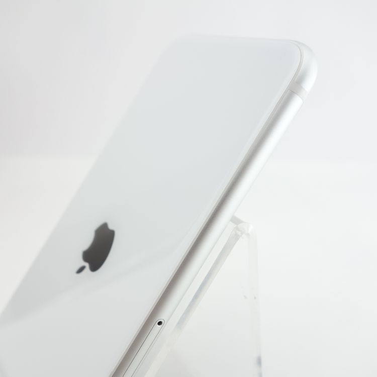 ��SIM�ե꡼��iPhoneSE2 64GB �ۥ磻�� ����92�� �������¡�