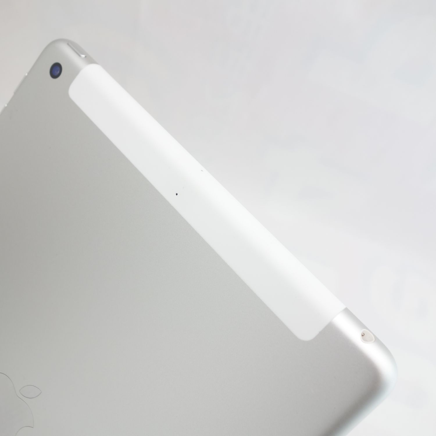 ムスビー｜【9.7インチ】iPad 第5世代 128GB シルバー 電池90％ SIM 