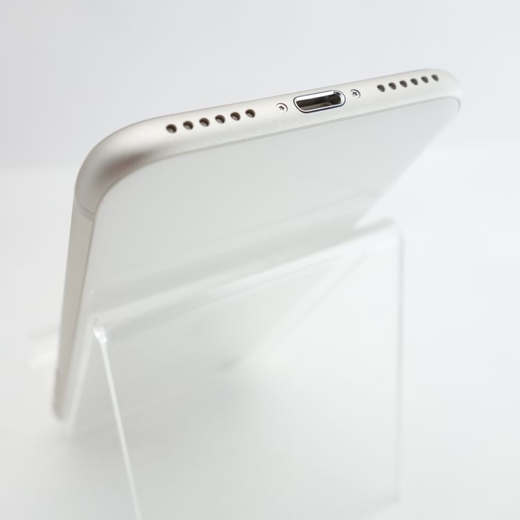 ��SIM�ե꡼��iPhoneSE3 128GB �������饤�� ����85�� Apple���ȥ���