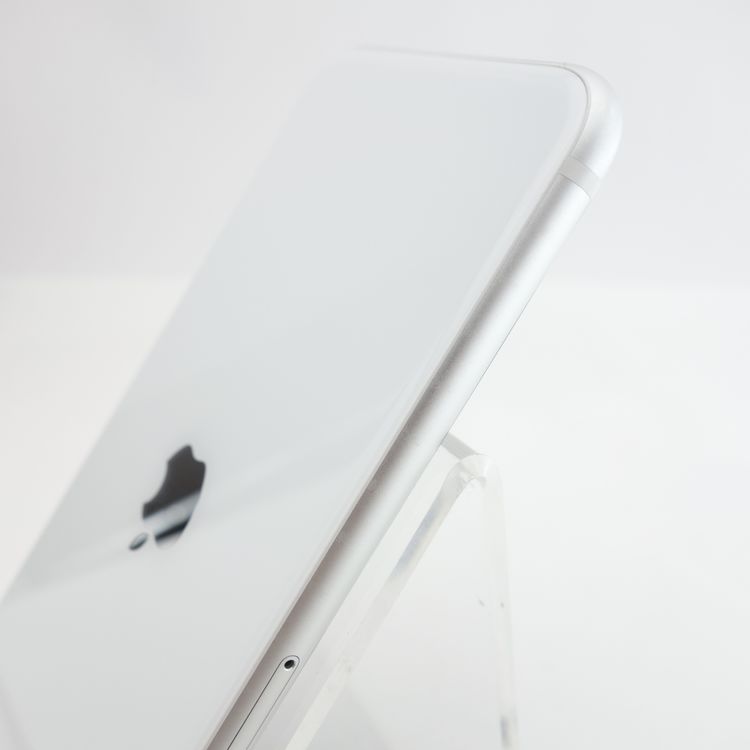 ��SIM�ե꡼��iPhoneSE2 128GB �ۥ磻�� ����87�� �������¡�