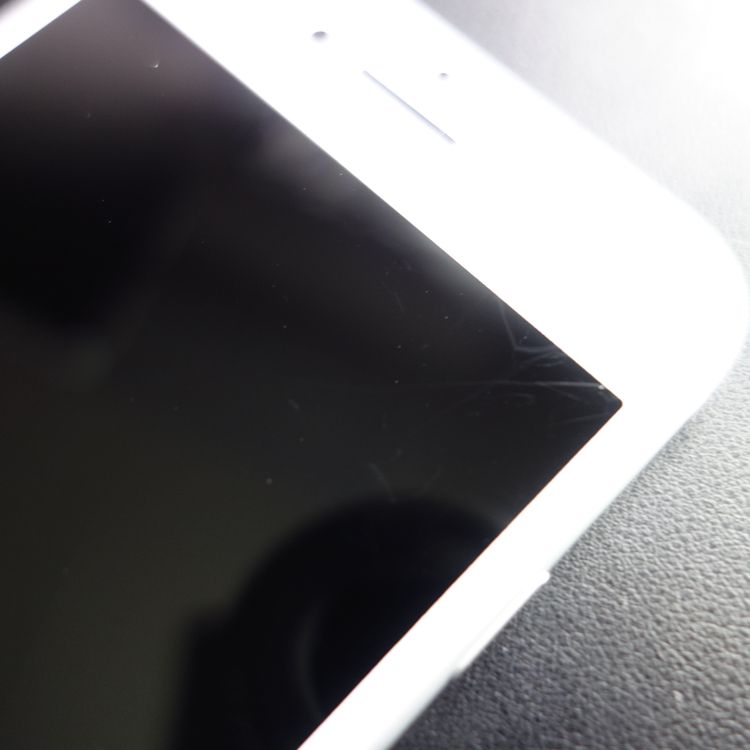 ��SIM�ե꡼��iPhone8 64GB ����С� ����100�� �������¡�