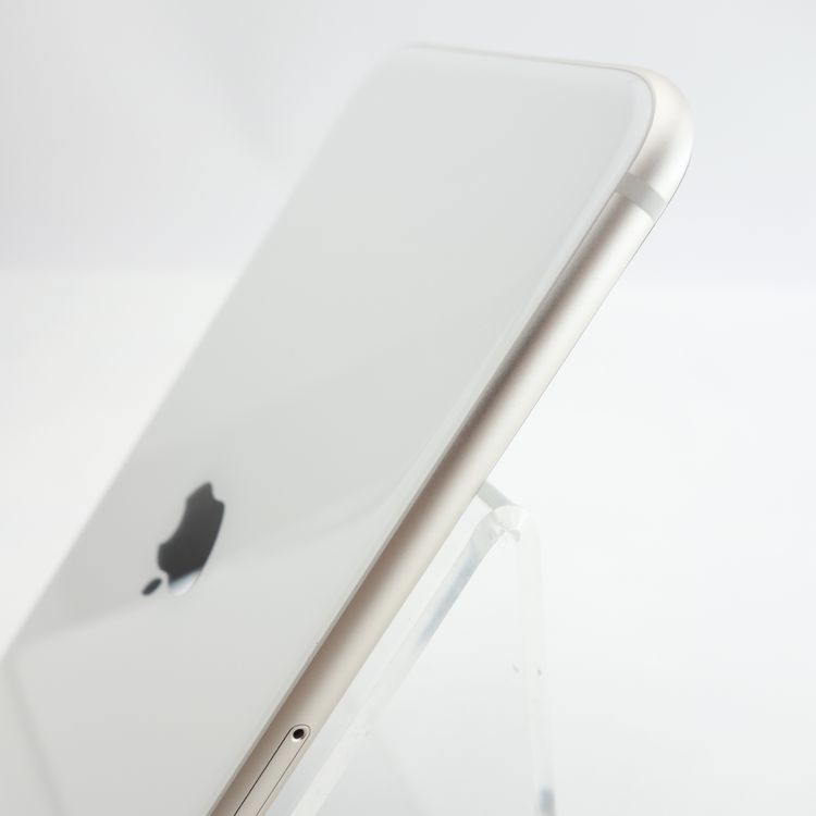��SIM�ե꡼��iPhoneSE3 64GB �������饤�� ����100�� �������¡�