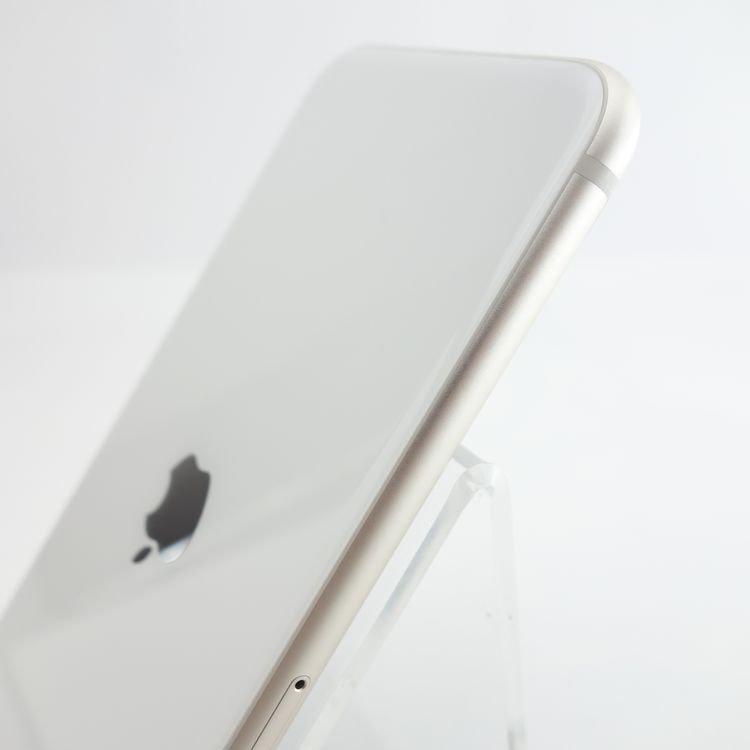 ��SIM�ե꡼��iPhoneSE3 64GB �������饤�� ����98�� �������¡�