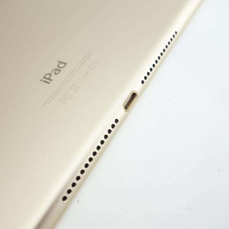 ��9.7�������iPad Air2 64GB ������� ����95�� �������¡� docomo��