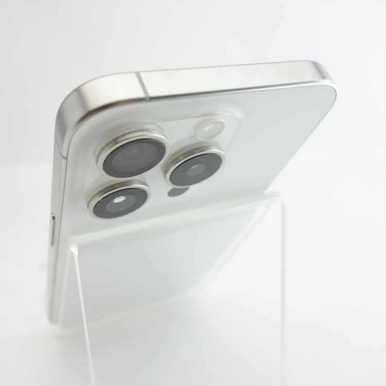 ��SIM�ե꡼��iPhone15Pro 512GB �ۥ磻�ȥ����˥��� ����86��