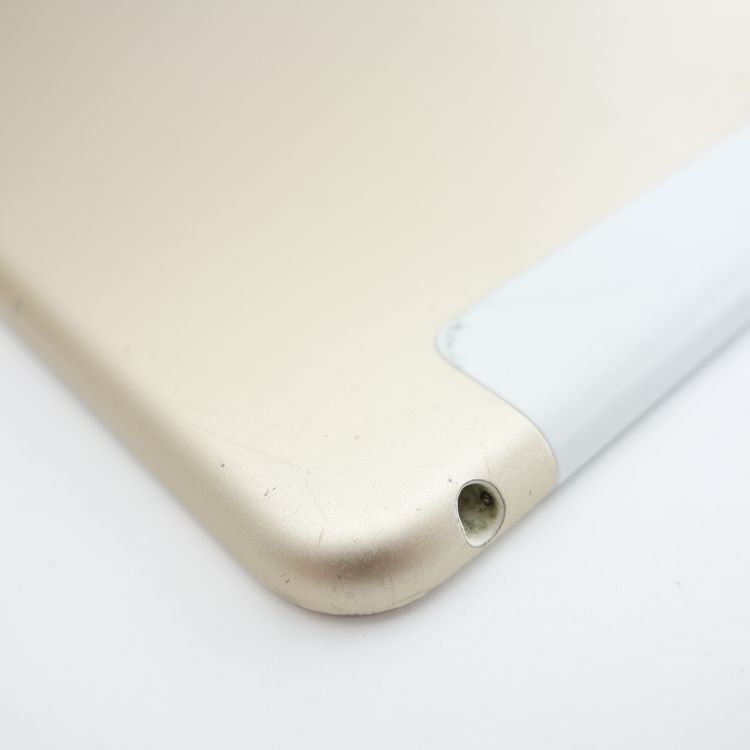 ��9.7�������iPad Air2 16GB ������� ����100�� �������¡� au��