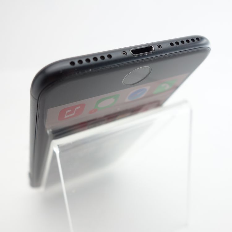 ��SIM�ե꡼��iPhone7 32GB �֥�å� ����100�� �������¡�