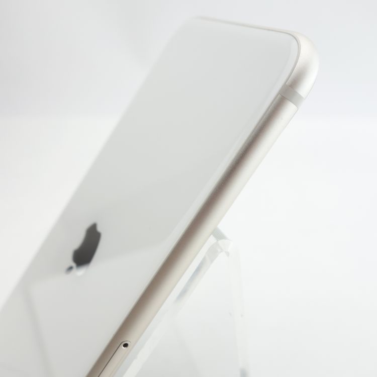 ��SIM�ե꡼��iPhoneSE3 64GB �������饤�� ����85�� �������¡�