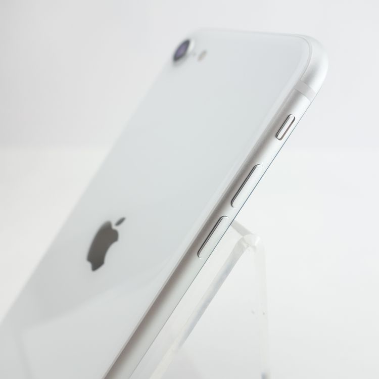 ��SIM�ե꡼��iPhoneSE2 64GB �ۥ磻�� ����100�� �������¡�