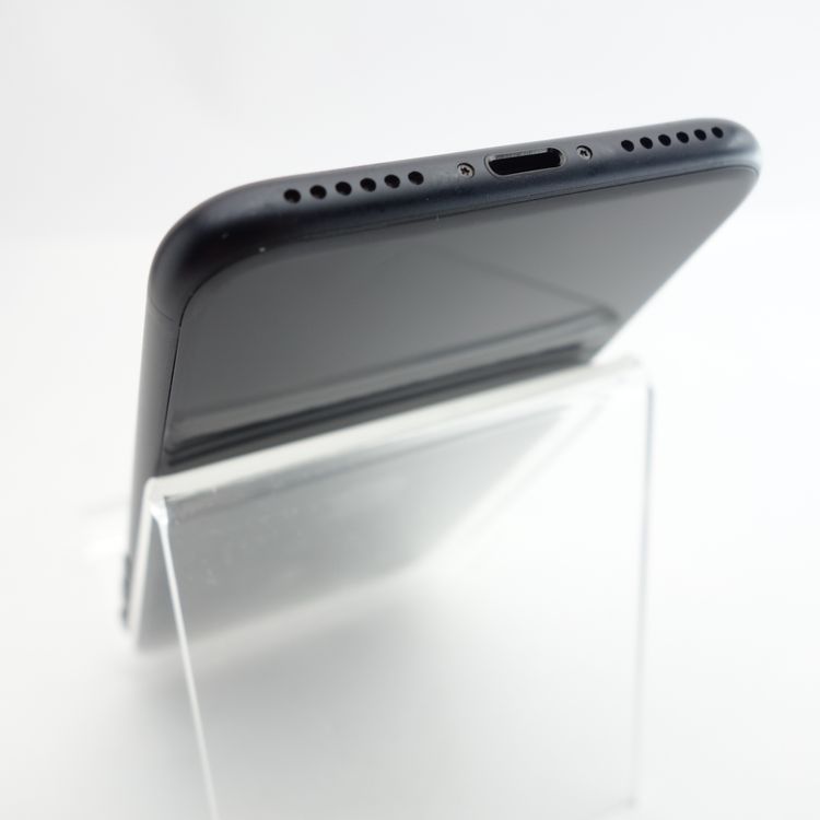 ��SIM�ե꡼��iPhoneSE2 64GB �֥�å� ����97�� �������¡�