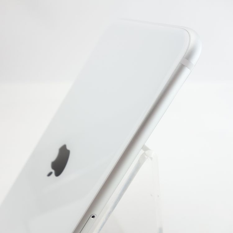 ��SIM�ե꡼��iPhoneSE2 64GB �ۥ磻�� ����100�� �������¡�