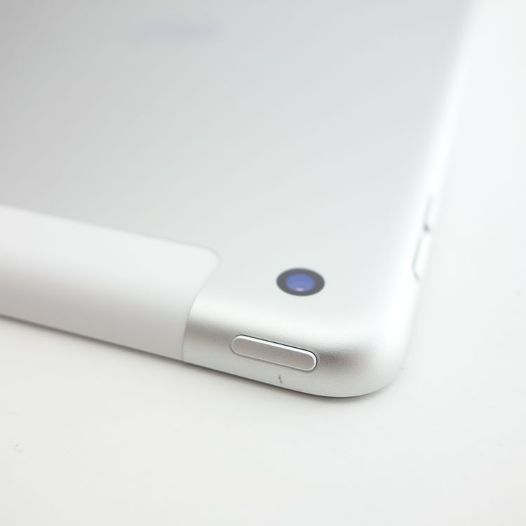 ��10.2�������iPad ��8���� 32GB ����С� ����90�� SIM�ե꡼