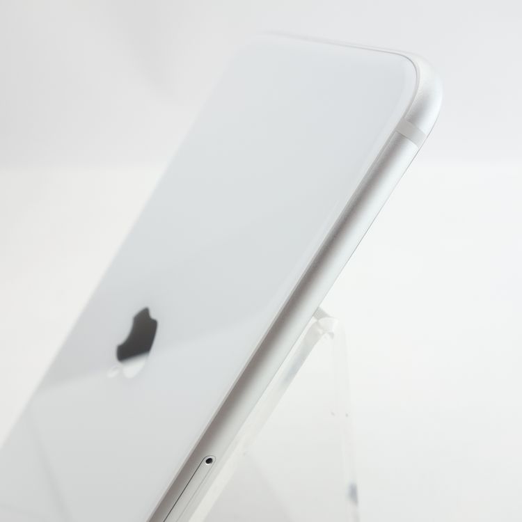 ��SIM�ե꡼��iPhoneSE2 64GB �ۥ磻�� ����92�� �������¡�