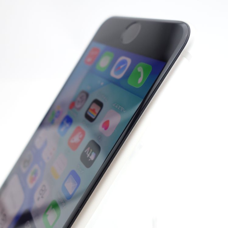 ��SIM�ե꡼��iPhoneSE3 64GB �������饤�� ����91�� �������¡�