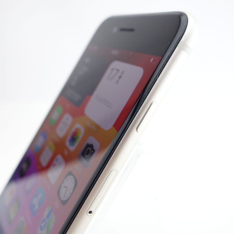 ��SIM�ե꡼��iPhoneSE3 64GB �������饤�� ����86�� �������¡�