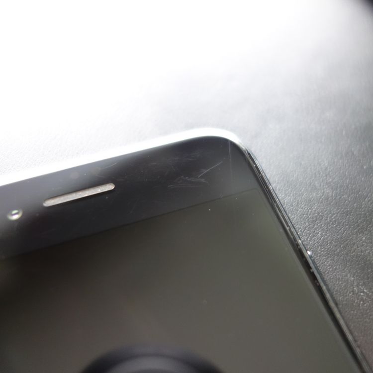 ��SIM�ե꡼��iPhoneSE3 64GB �ߥåɥʥ��� ����90�� �������¡�