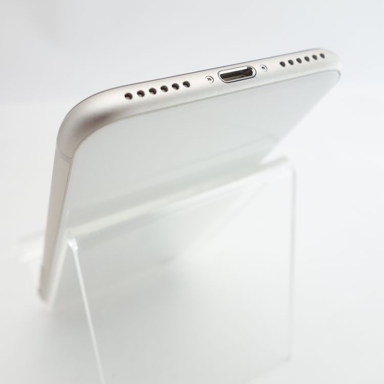 ��SIM�ե꡼��iPhoneSE3 64GB �������饤�� ����100�� �������¡�