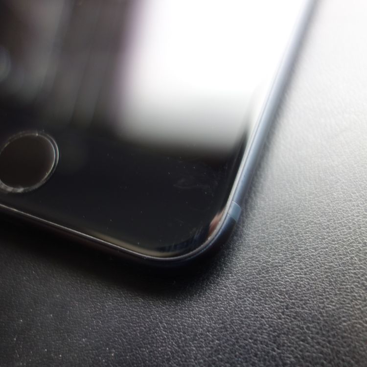 ��SIM�ե꡼��iPhoneSE3 64GB �ߥåɥʥ��� ����97�� �������¡�