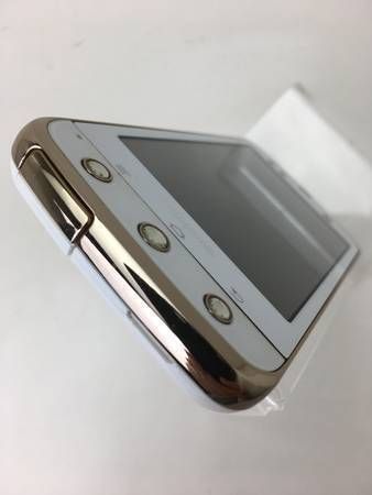 ��docomo��ARROWS Kiss F-03D �ץ쥷�㥹�ۥ磻��