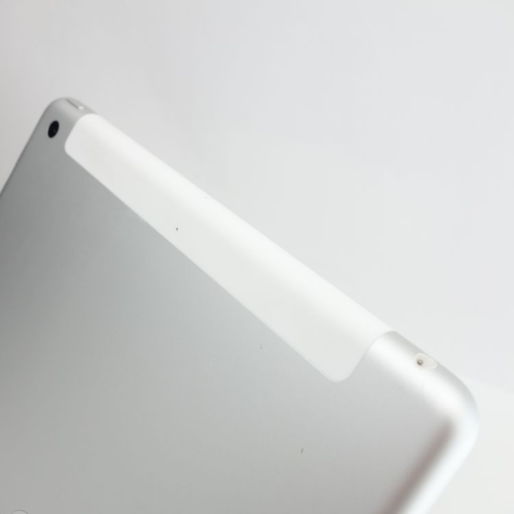 ��9.7�������iPad ��6���� 32GB ����С� ����100% SIM�ե꡼